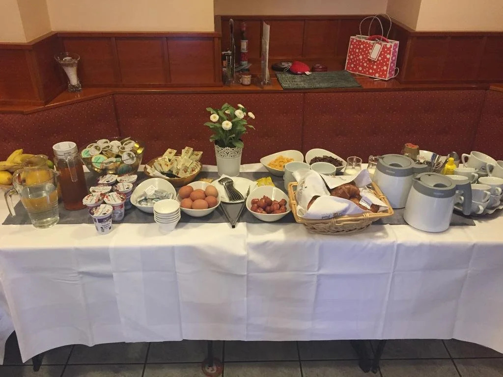 Jasmin Pension Central Location Shared Kitchen Pet Friendly