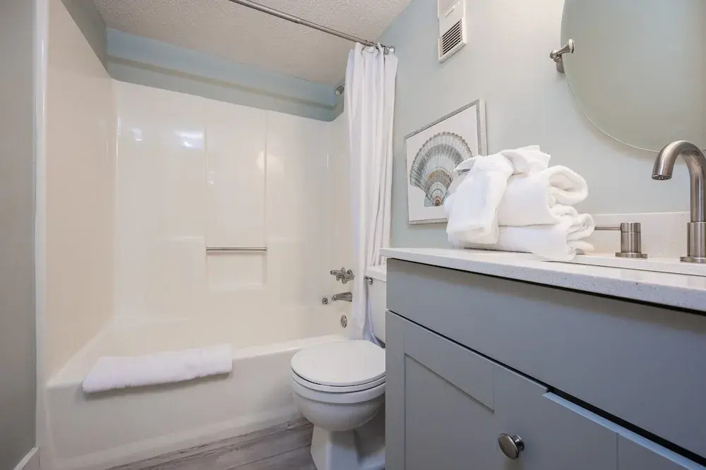 Island Winds West 170 3 Bedroom Condo