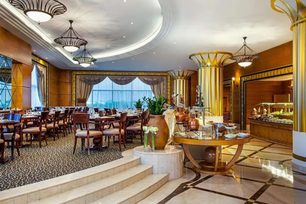 Отель Corniche Abu Dhabi