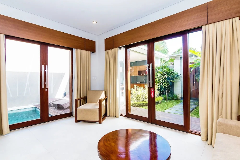 ZEN Premium Umalas Bumbak Villa
