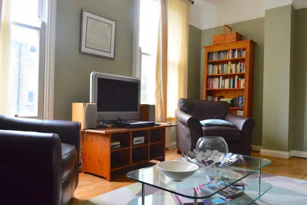 2 Bedroom Apartment With Roof Terrace in Camden