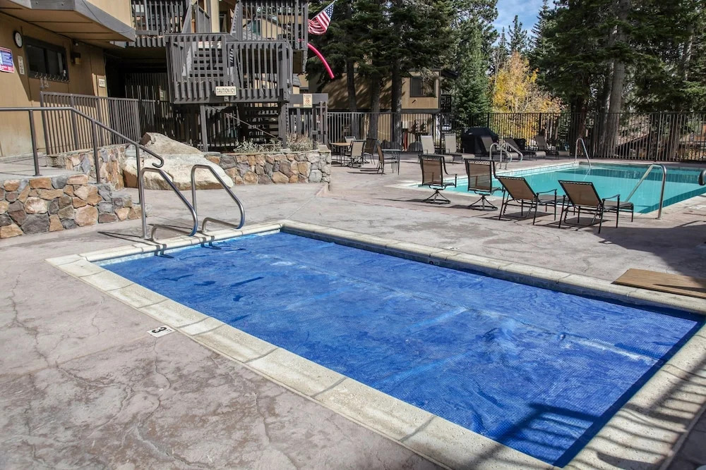 Bigwood 80 Remodeled, Private Washer Dryer, Close to Eagle Lodge by RedAwning
