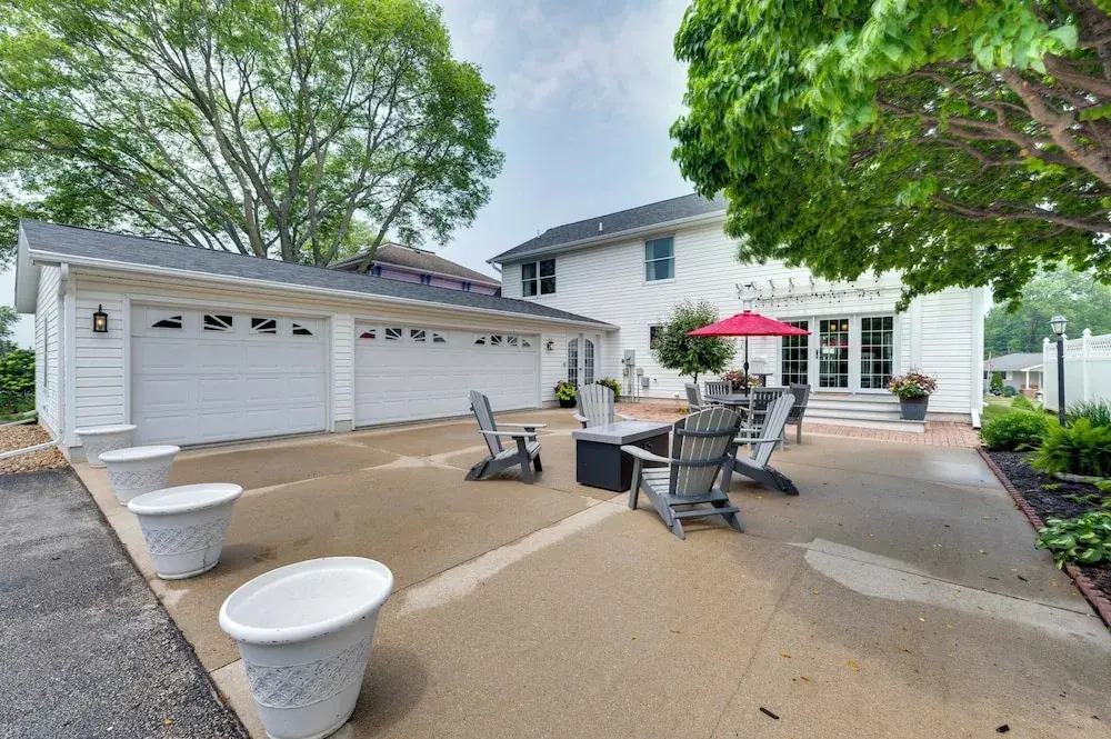 Game Room + Patio: 'bremer House Waverly Rental'