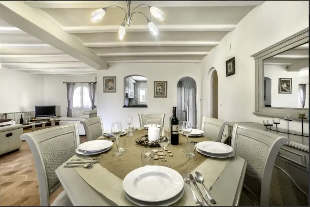 Villa - 3 Bedrooms with Pool and WiFi - 107478