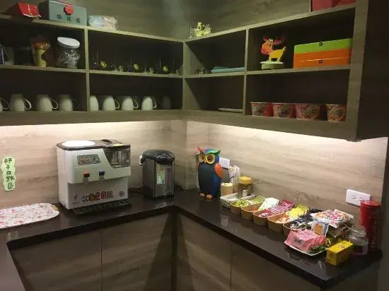 Fall In Love With Paris Hostel