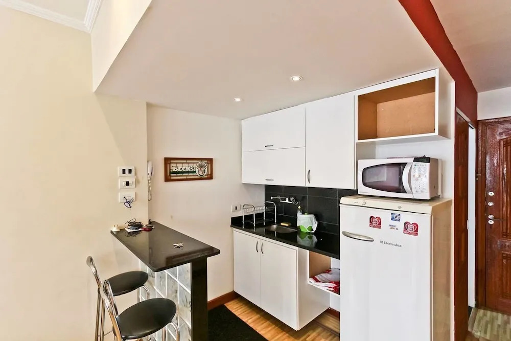 Modern Studio by the Beach 103 Apartment 1