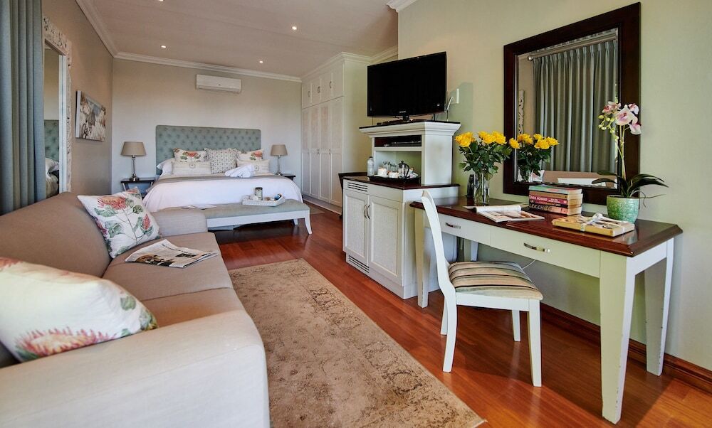 The Hamptons Guest House
