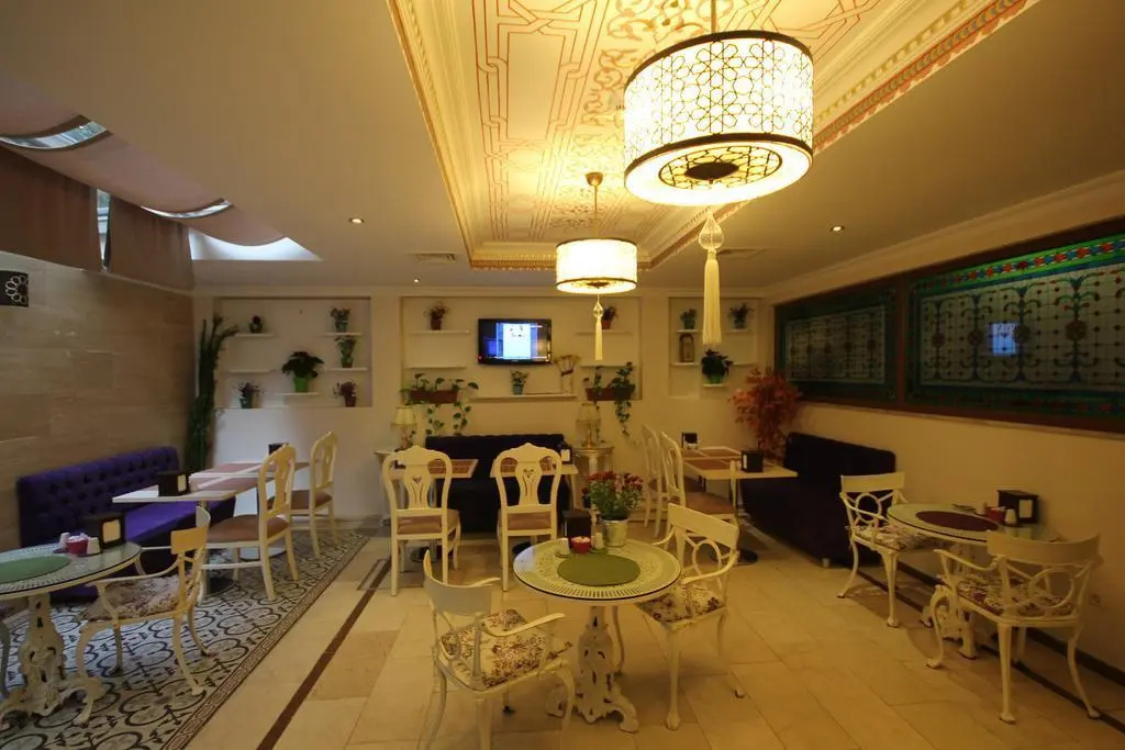 Отель Sultans Royal