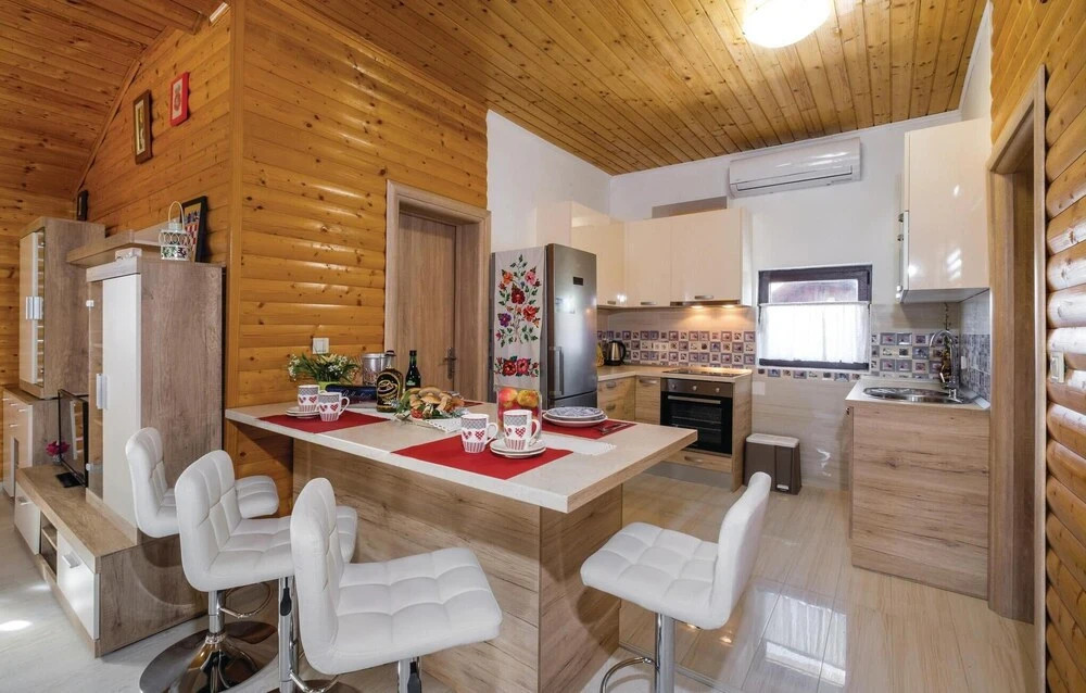 Awesome Apartment in Velika Gorica With 2 Bedrooms and Wifi