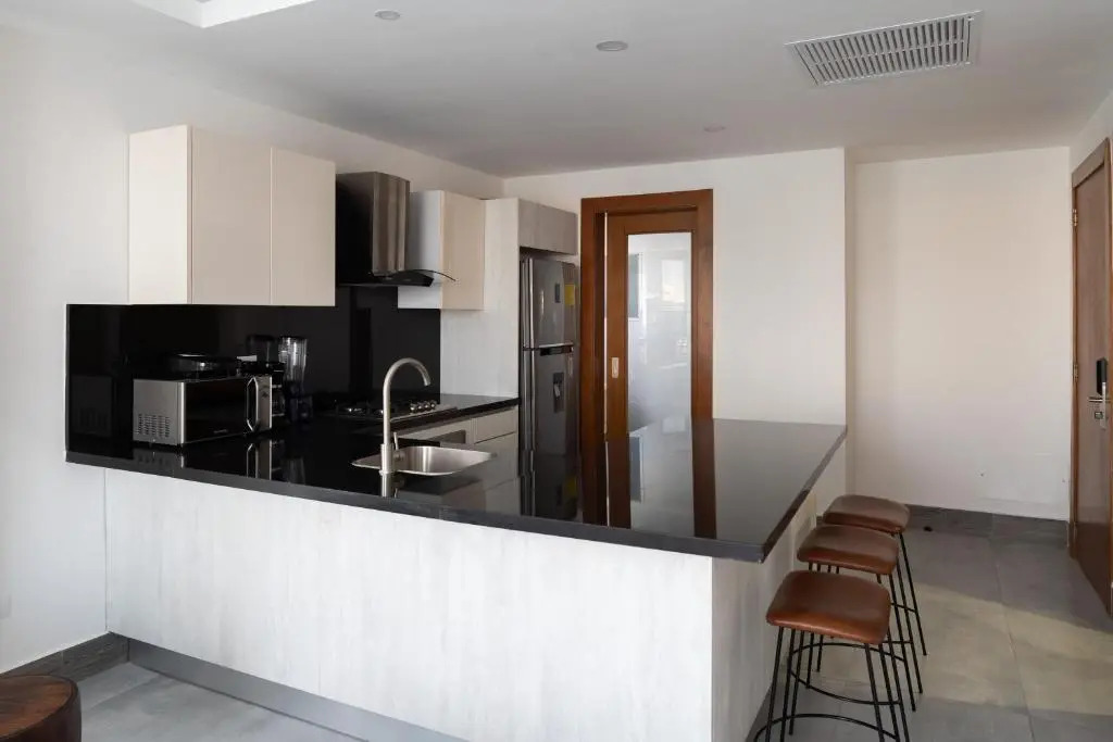 King-pool-CityView-Gym-WiFi-1br-YellowKey