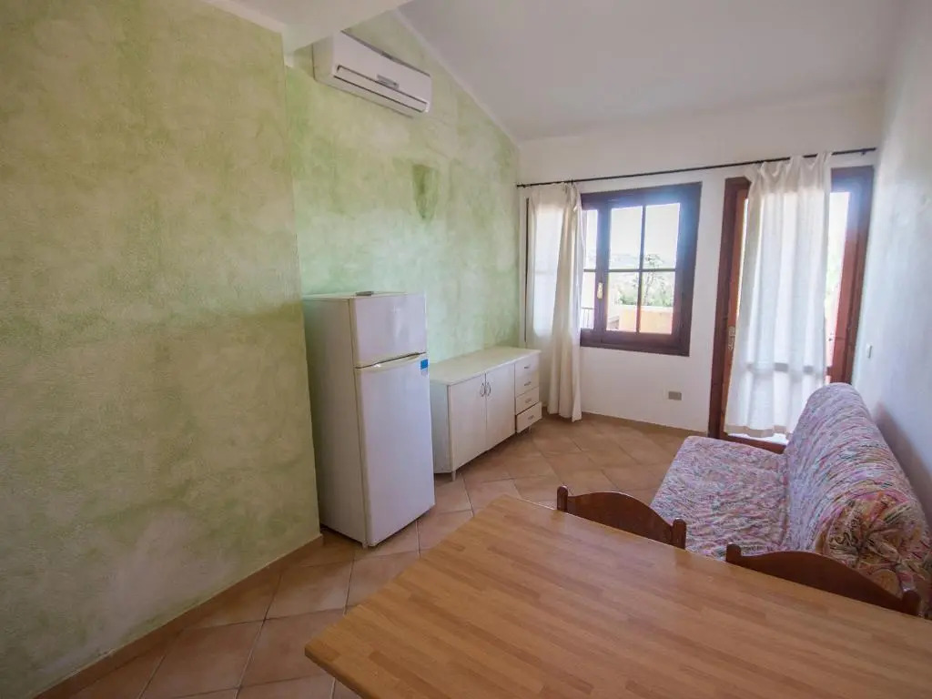 Bilocale con balcone 300 mt dal mare