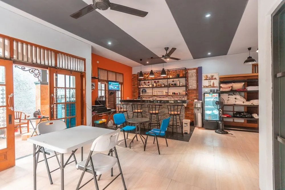 OYO 2229 Dolfie Residence