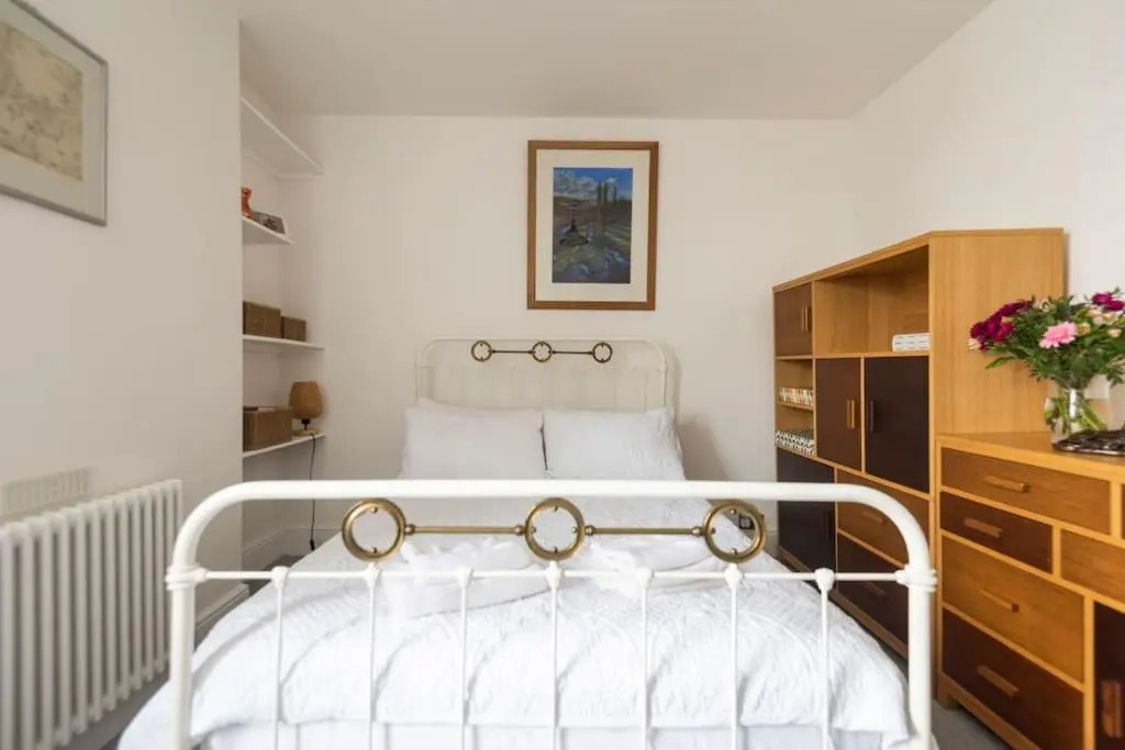 Worthing sea-front apartment