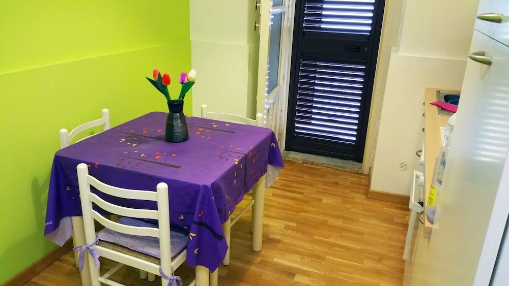 Apartment Happy