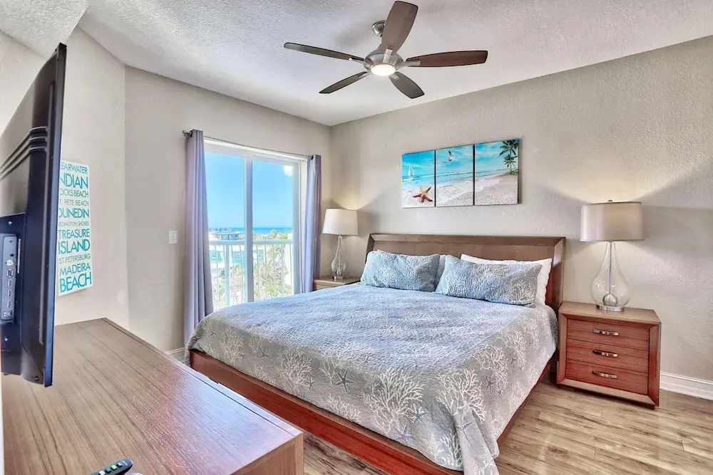 Crystal Palms 405