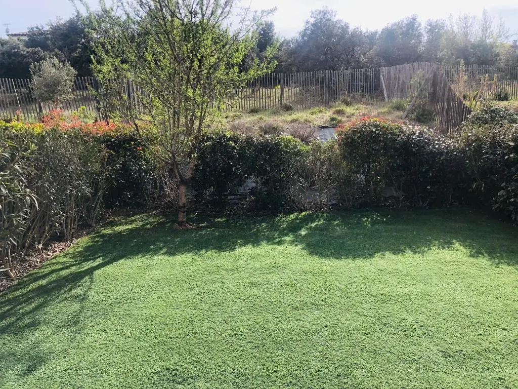 Beau T4 , piscine, jardin dans la campagne provençale