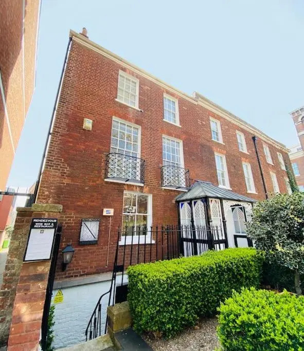 Grade II Listed 3 Bed Townhouse in Exeter, Devon