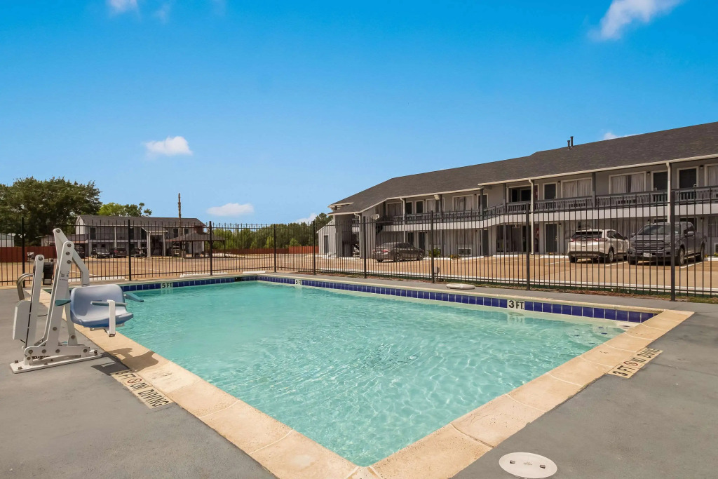 Quality Inn Madisonville