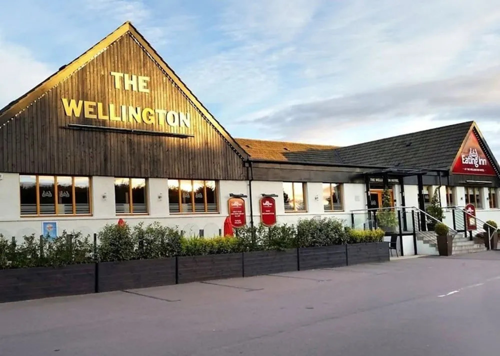Wellington Hotel by Greene King Inns