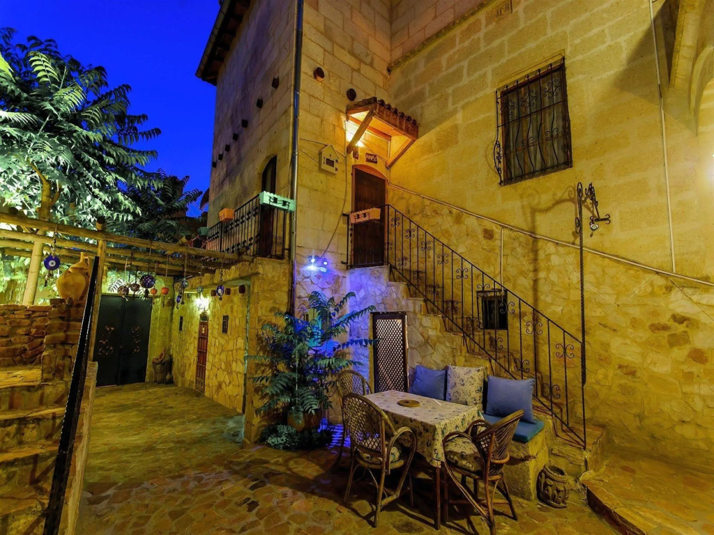 Adanos Konuk Evi