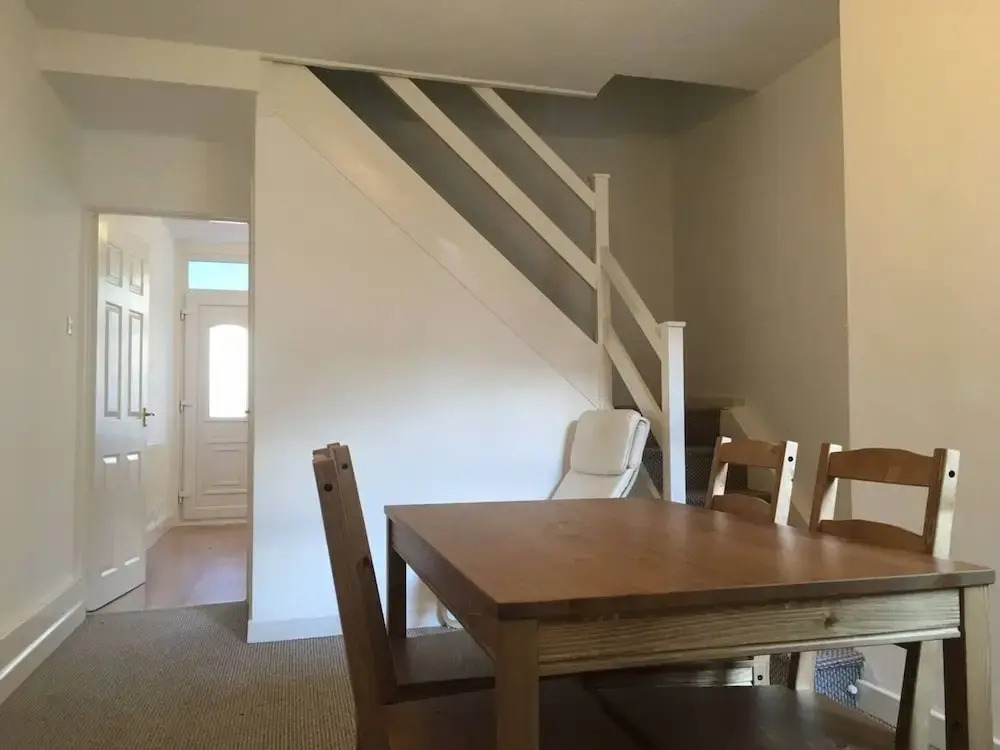 Cv21 3SG Whole 2-bed House in Rugby