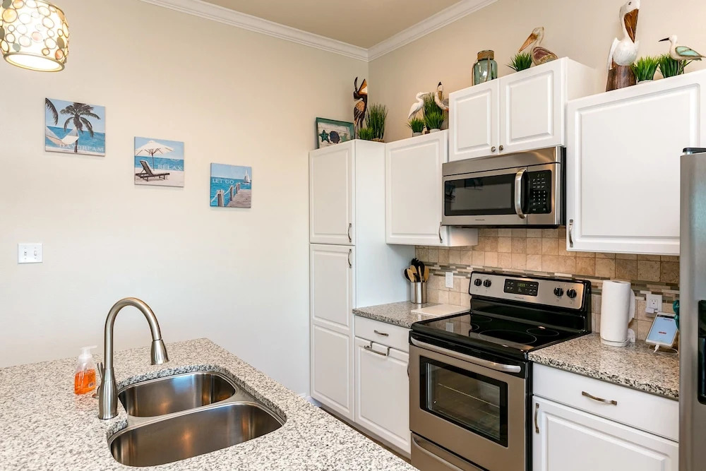 New & Family-Friendly Rockport Beach House - 3 Br home by RedAwning