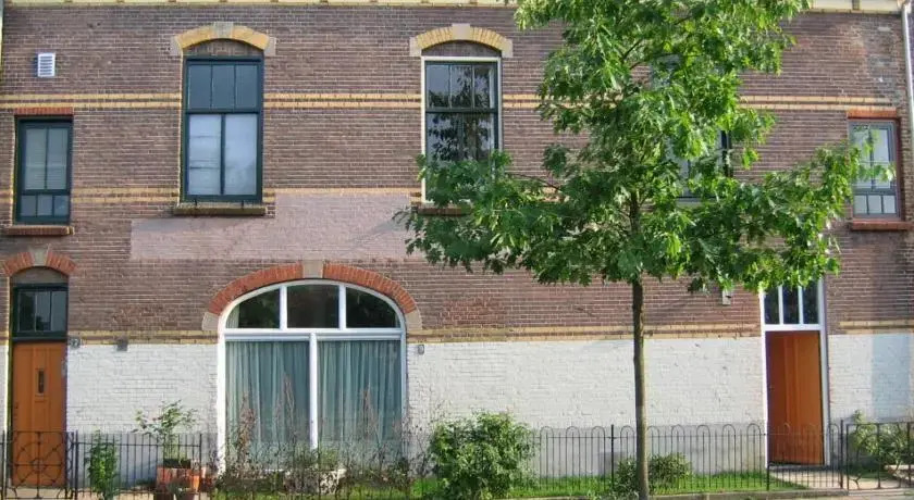 B&B Pollux