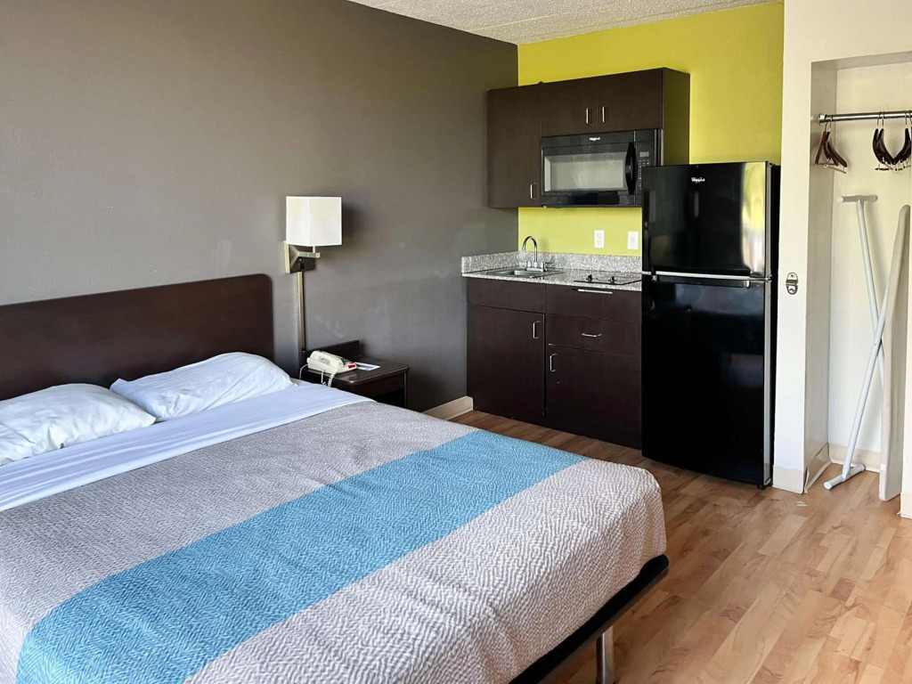 Motel 6-Clarion, PA
