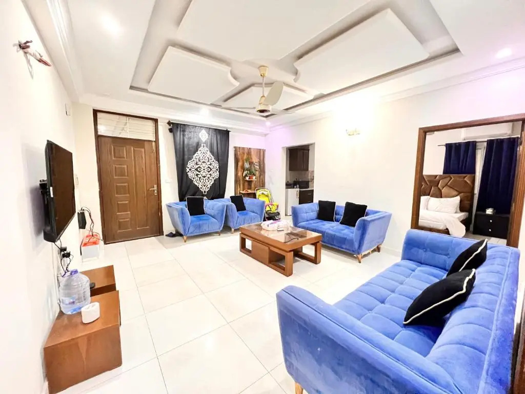 LUXURY EXECUTIVE 2Bedroom Apartment Convenient and NICE LOCATION