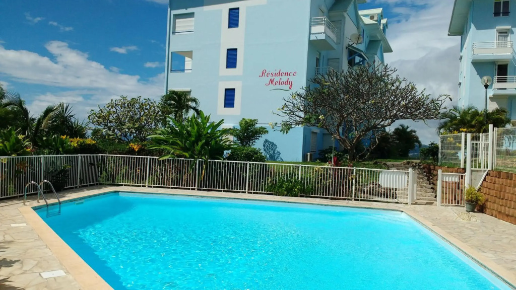 Appartement moderne à Sainte-Anne 43 m² avec vue mer