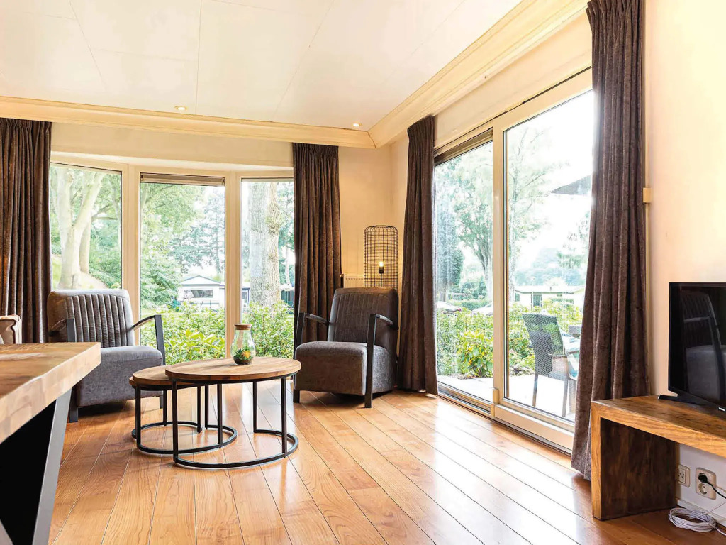 Nice chalet with microwave, 3.5 km. from Wageningen