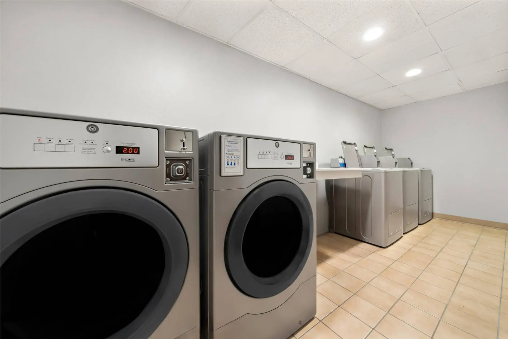 Suburban Studios, Kearney