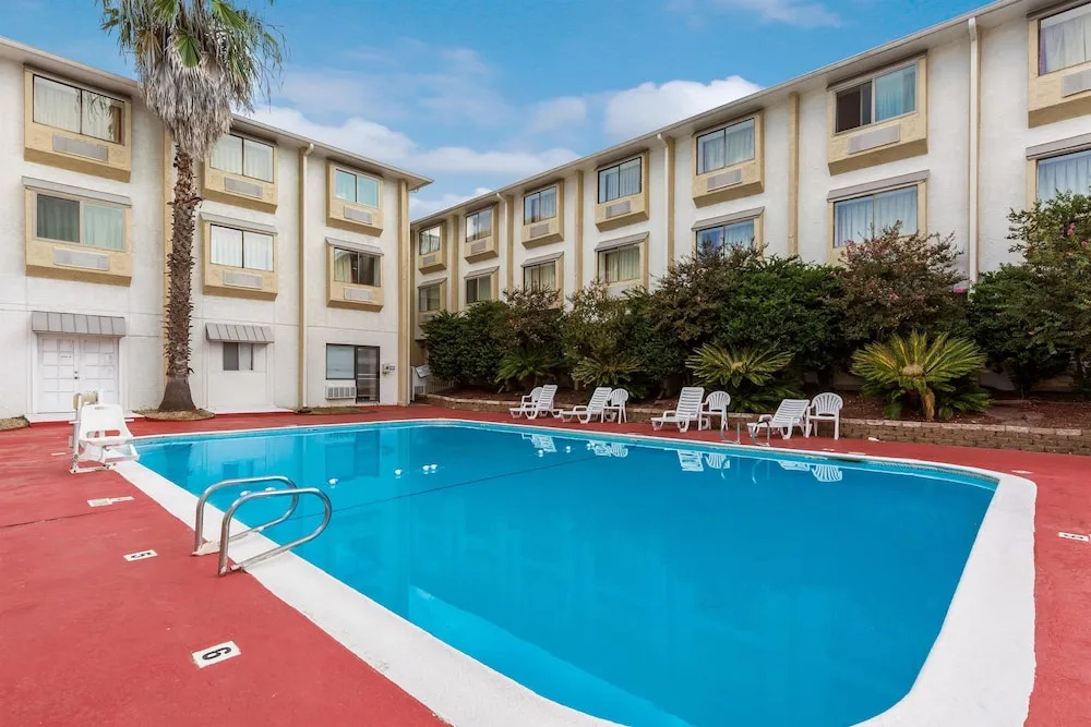 Motel 6 Houston North-Spring