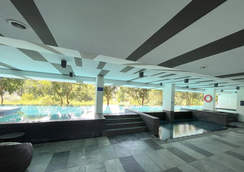 ZcapeX2 Condo near Boat Avenue & Laguna