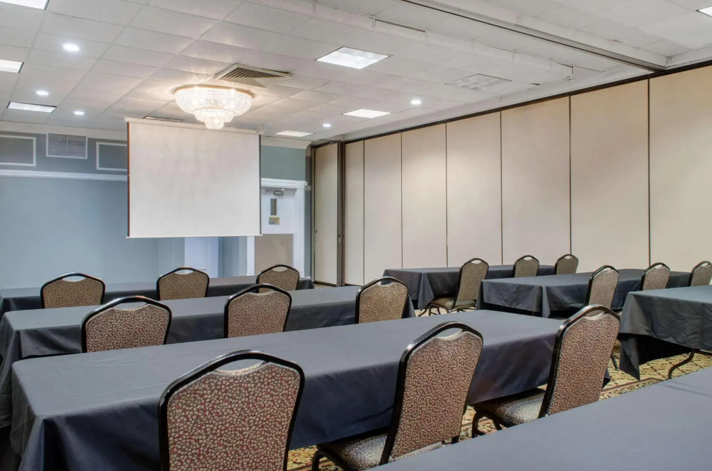 Holiday Inn Shreveport Airport West