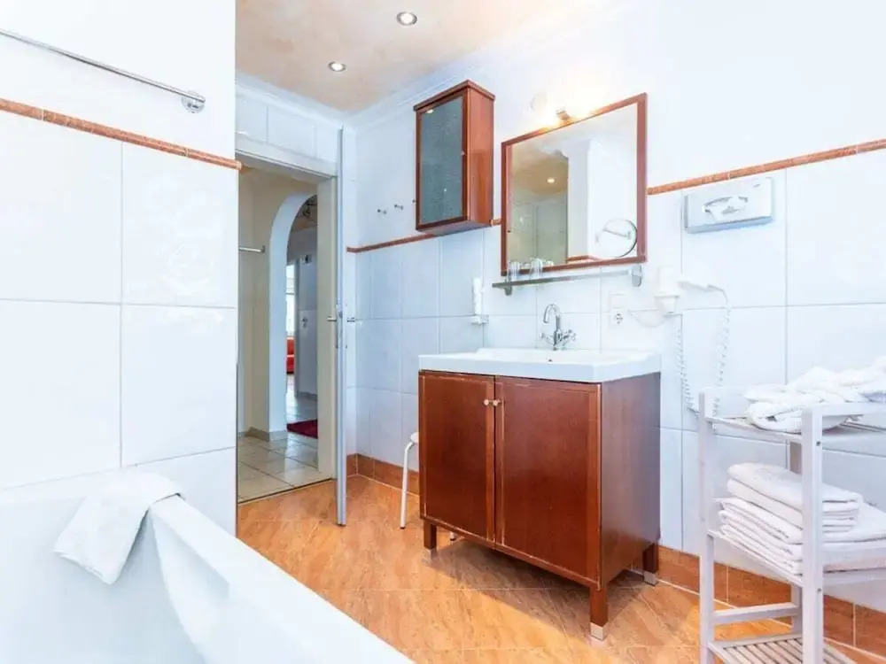 Maximilian Apartmenthaus 2-6 People