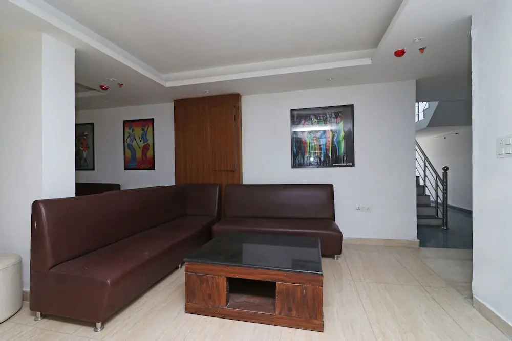 OYO 10327 The K Hotel
