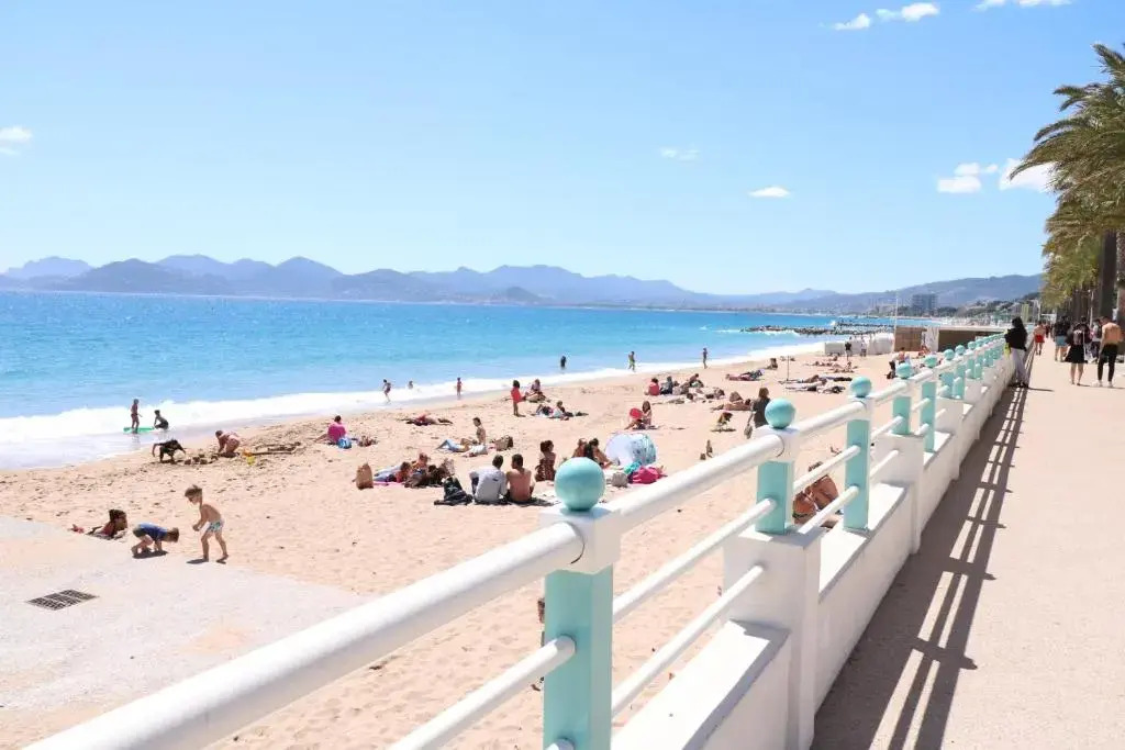 Sea side 2 bedroom with heated pool 322