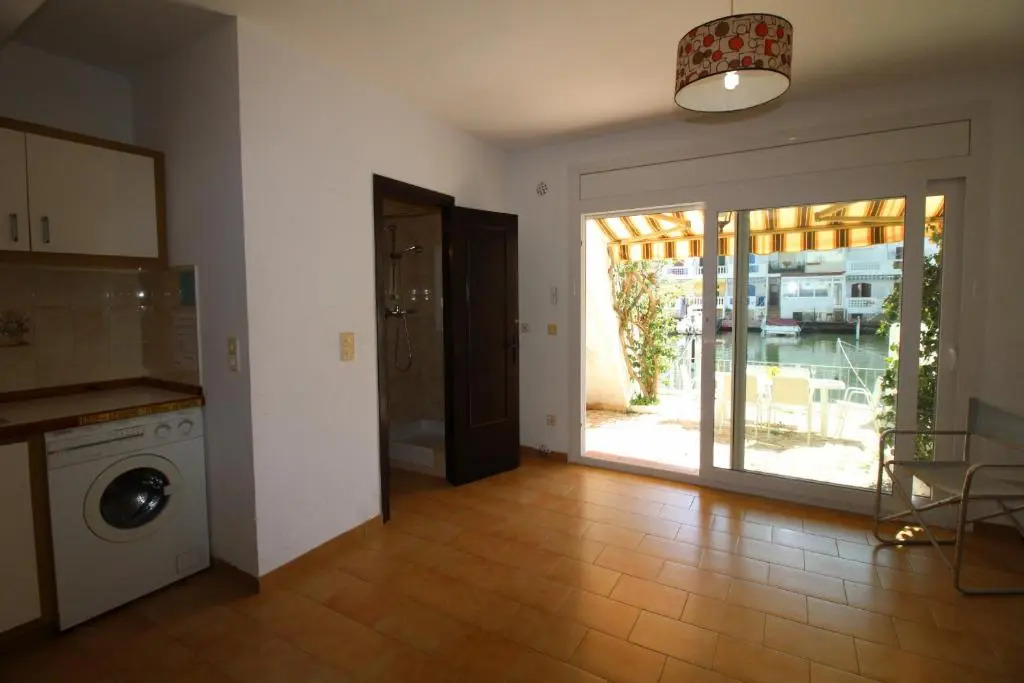 Basic Comfort Casa Porto Fino 0153 al canal con amarre