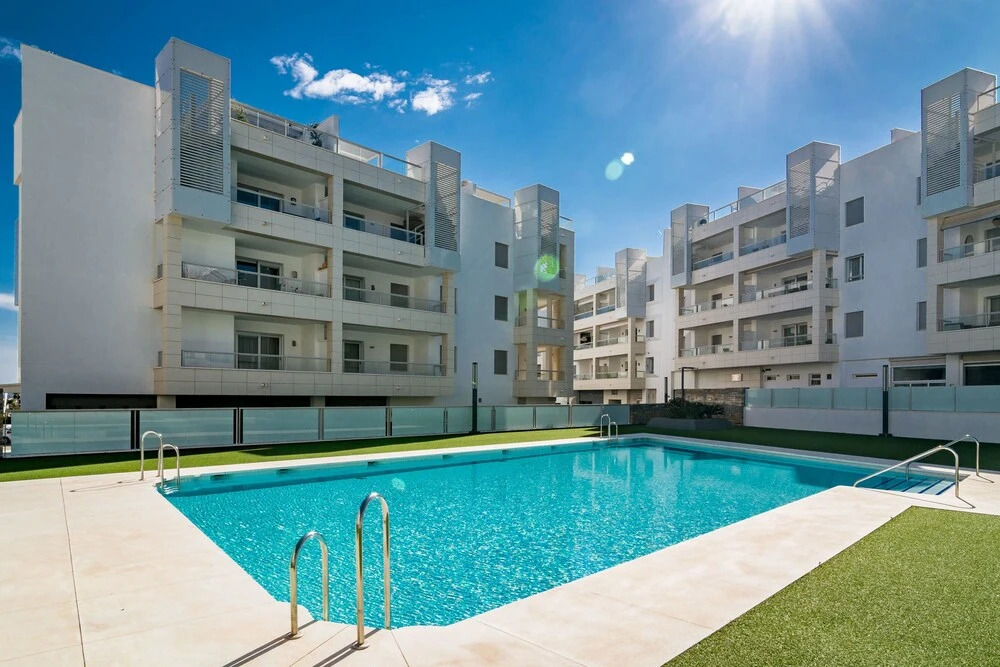 LAB-Modern 3 bedroom apart near beach
