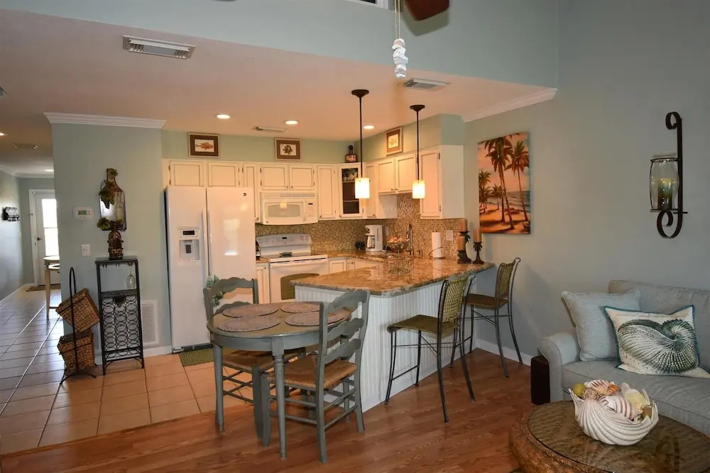Emerald Enclave by Avantstay 18bdr Buyout Two Stunning Homes by the Beach