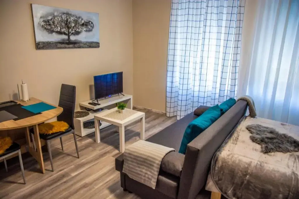Apartment & room Eni