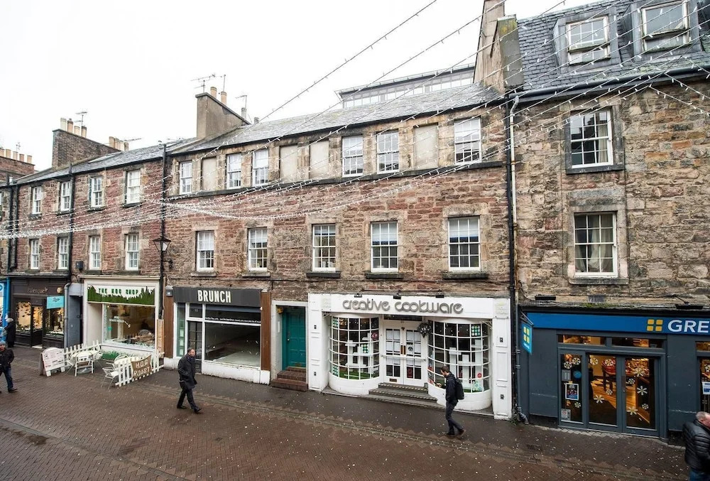 JOIVY Perfect Location! Charming Rose St Apt for Couples