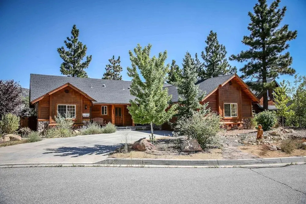 Edgehill Escape - 3 Br home by RedAwning