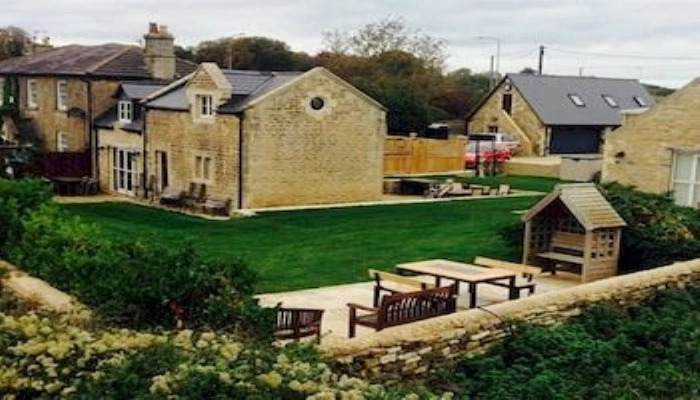 Crossroads Farm - Queen Annes Stable