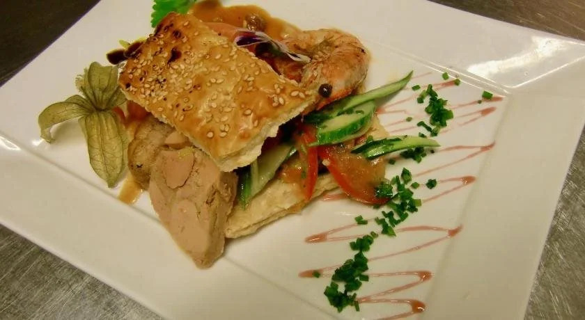 LOGIS Hotel-Restaurant Le Relais dAligre