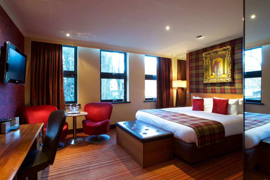 The Queen at Chester Hotel - Handwritten Collection