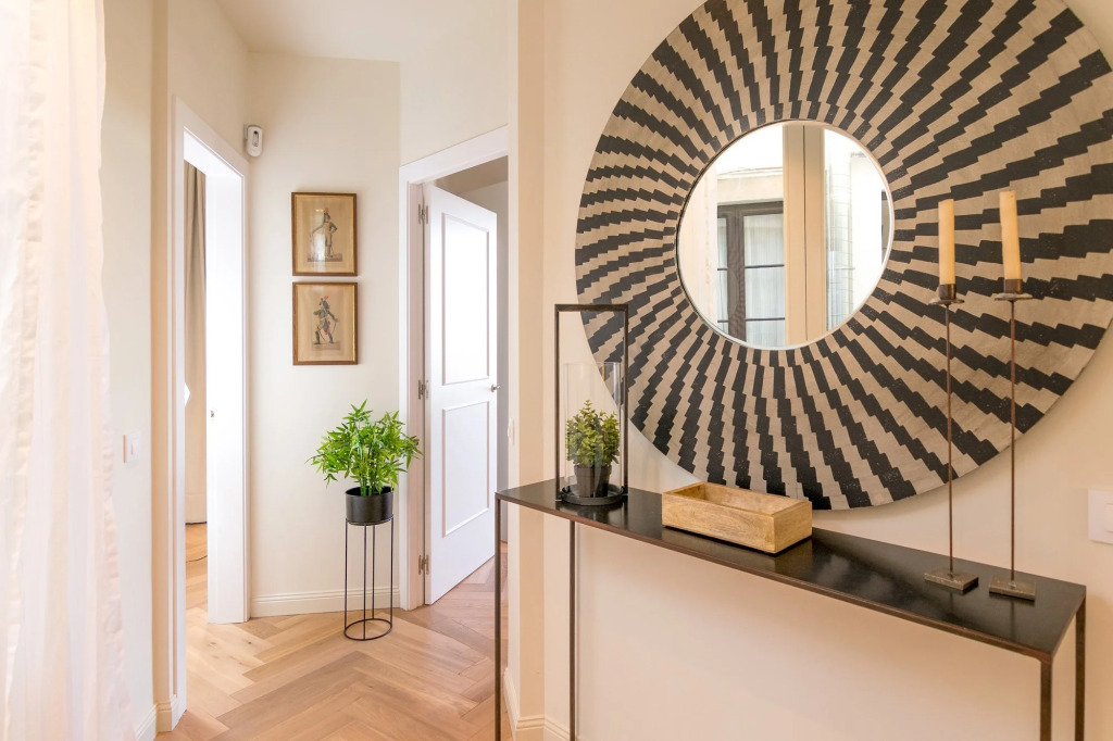 Liceu in Barcelona with 2 bedrooms and 1 bathrooms