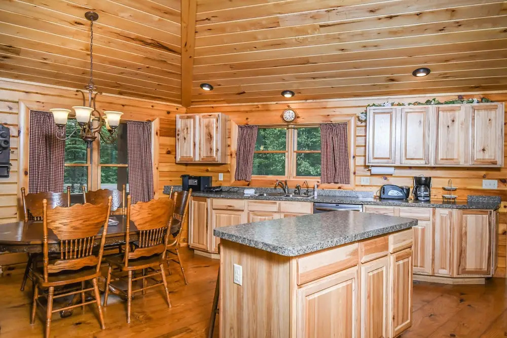 Cozy Cabin 4 Bedroom House
