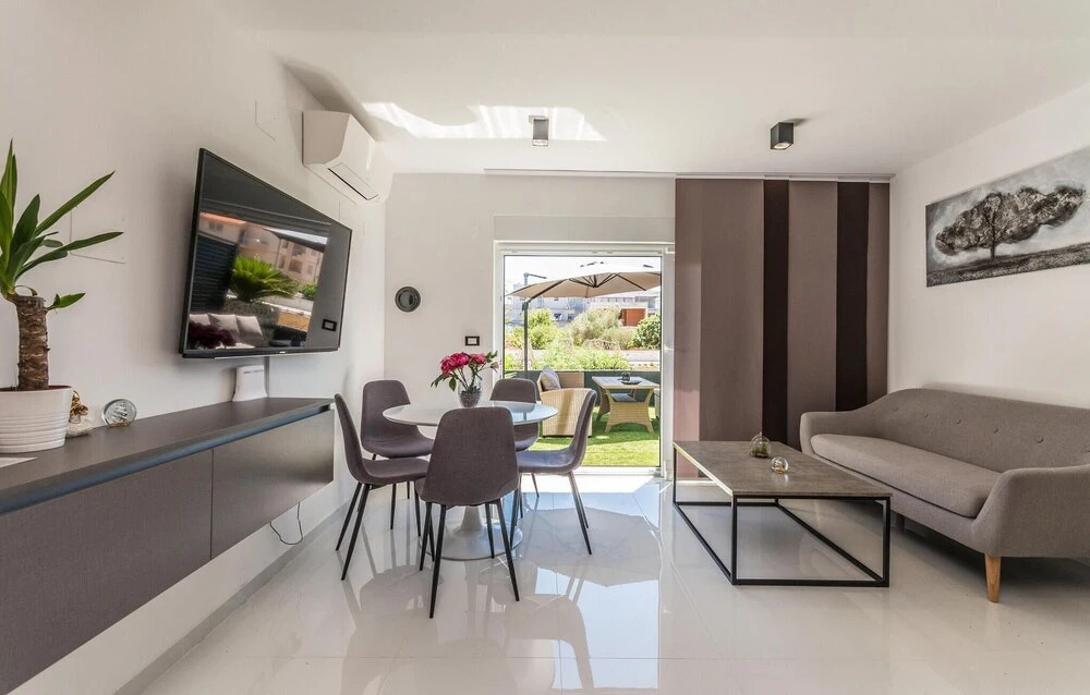 Amazing Home in Sukosan With 2 Bedrooms, Wifi and Outdoor Swimming Pool